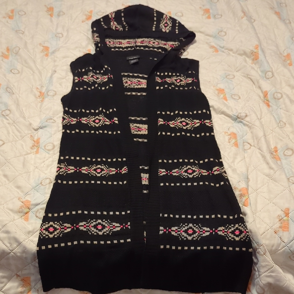Rue21 Black Hooded Vest with Pink and White Pattern